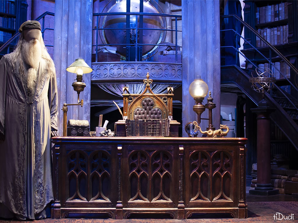 Professeur Dumbledore dans son bureau. Studios Harry Potter Londres